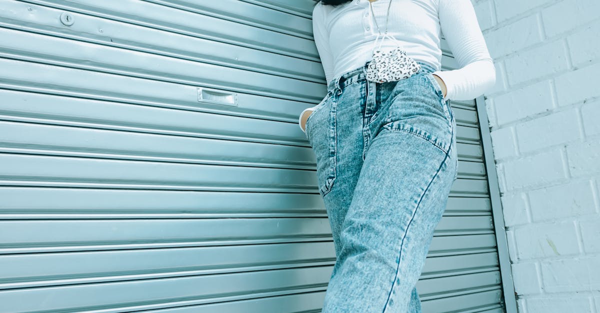 How to stretch out jeans waist Reddit