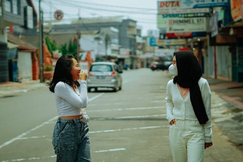 Základová fotografie zdarma na téma asijské ženy, brunetka, chodník