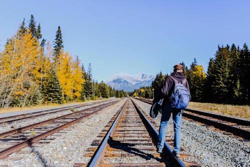 Kostnadsfri bild av backpacker, bergsutsikt, falla