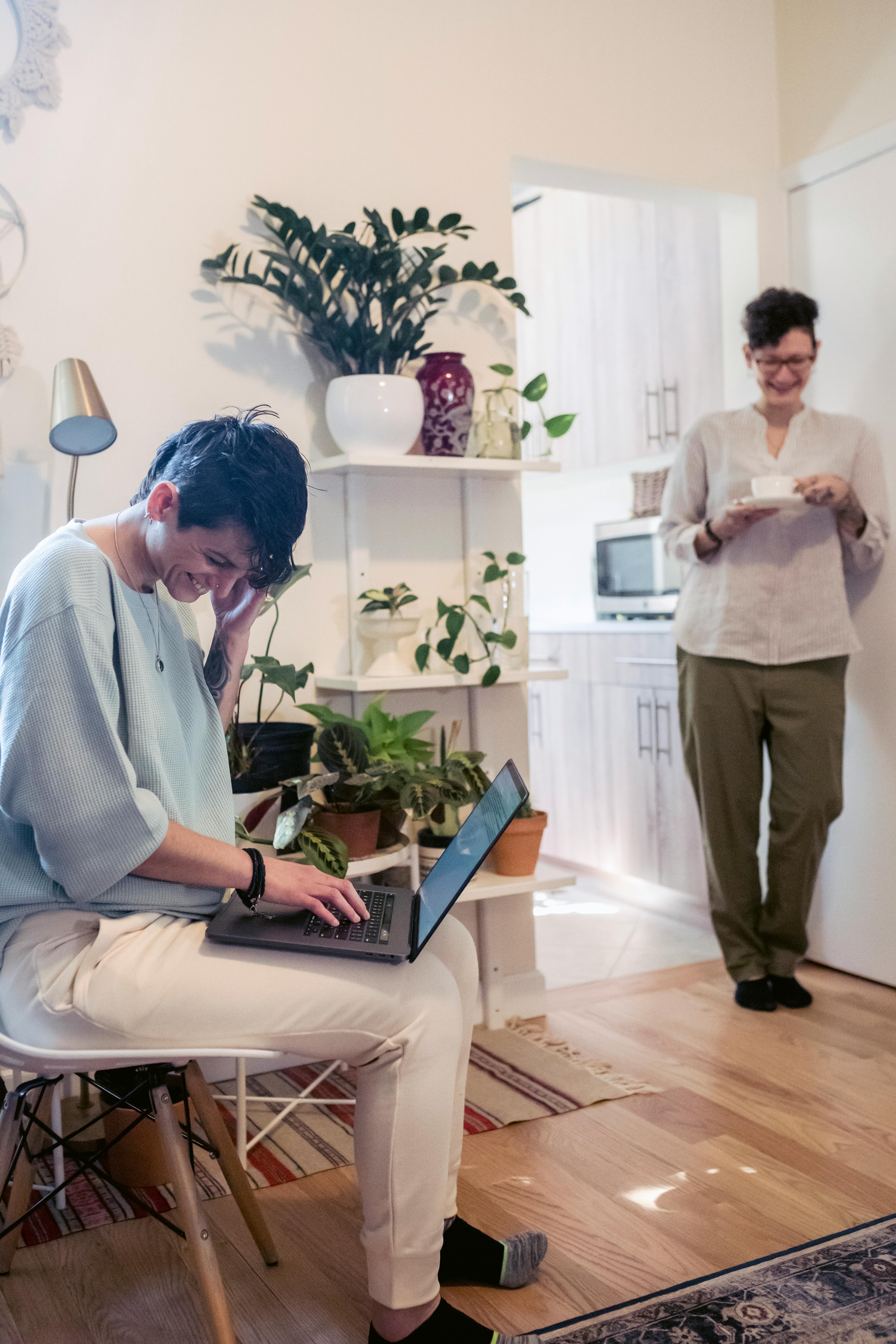 What kills a distance relationship?