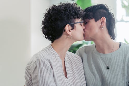 Free A Couple Kissing  Stock Photo