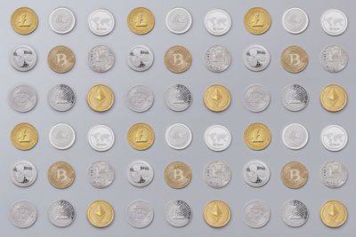 Avalanche's $100,000 Gamble: Is On-Chain Trading Ready for Prime Time?