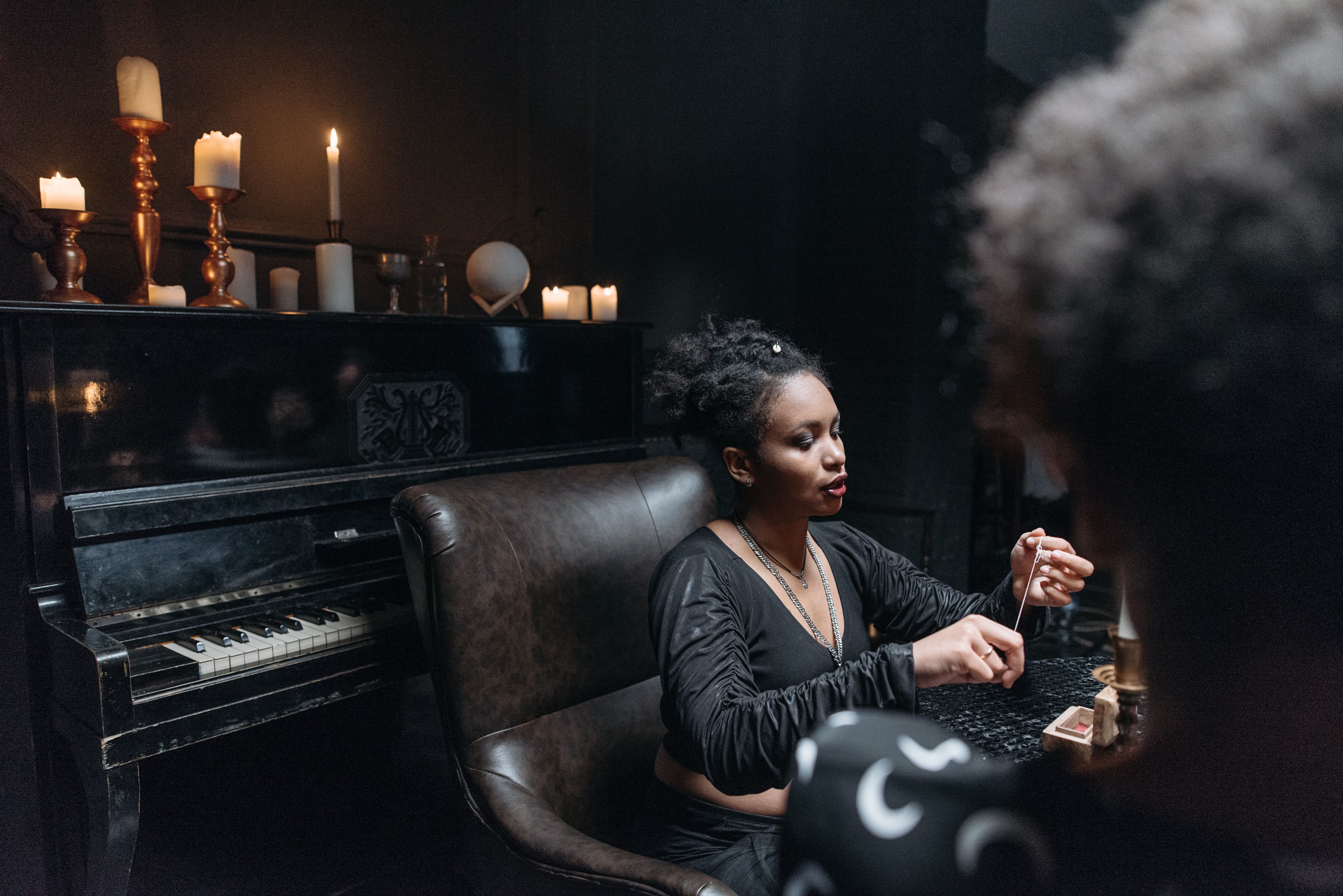 Women on Spiritualistic Seance · Free Stock Photo