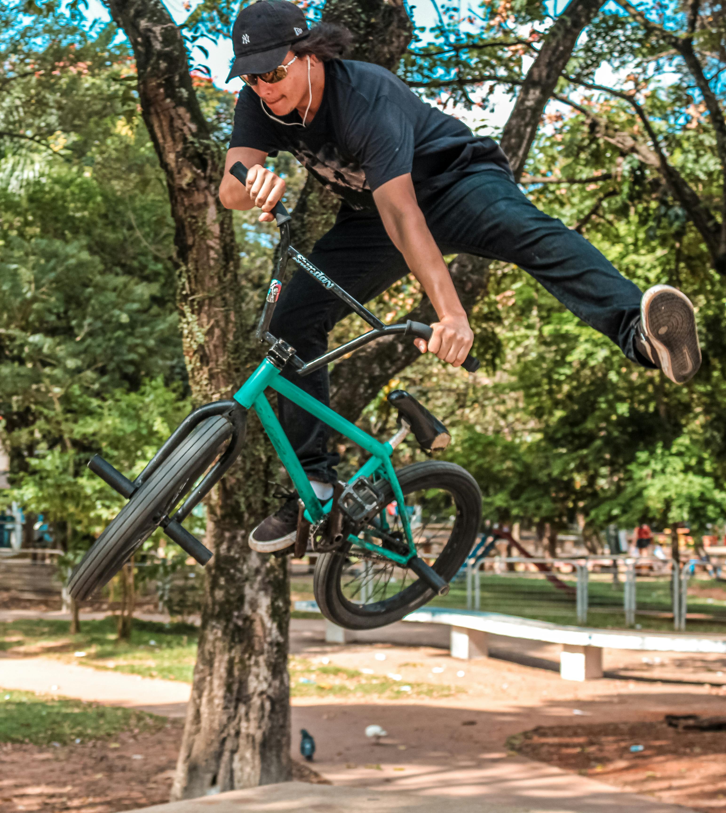 A Man Riding a BMX Bicycle Free Stock Photo