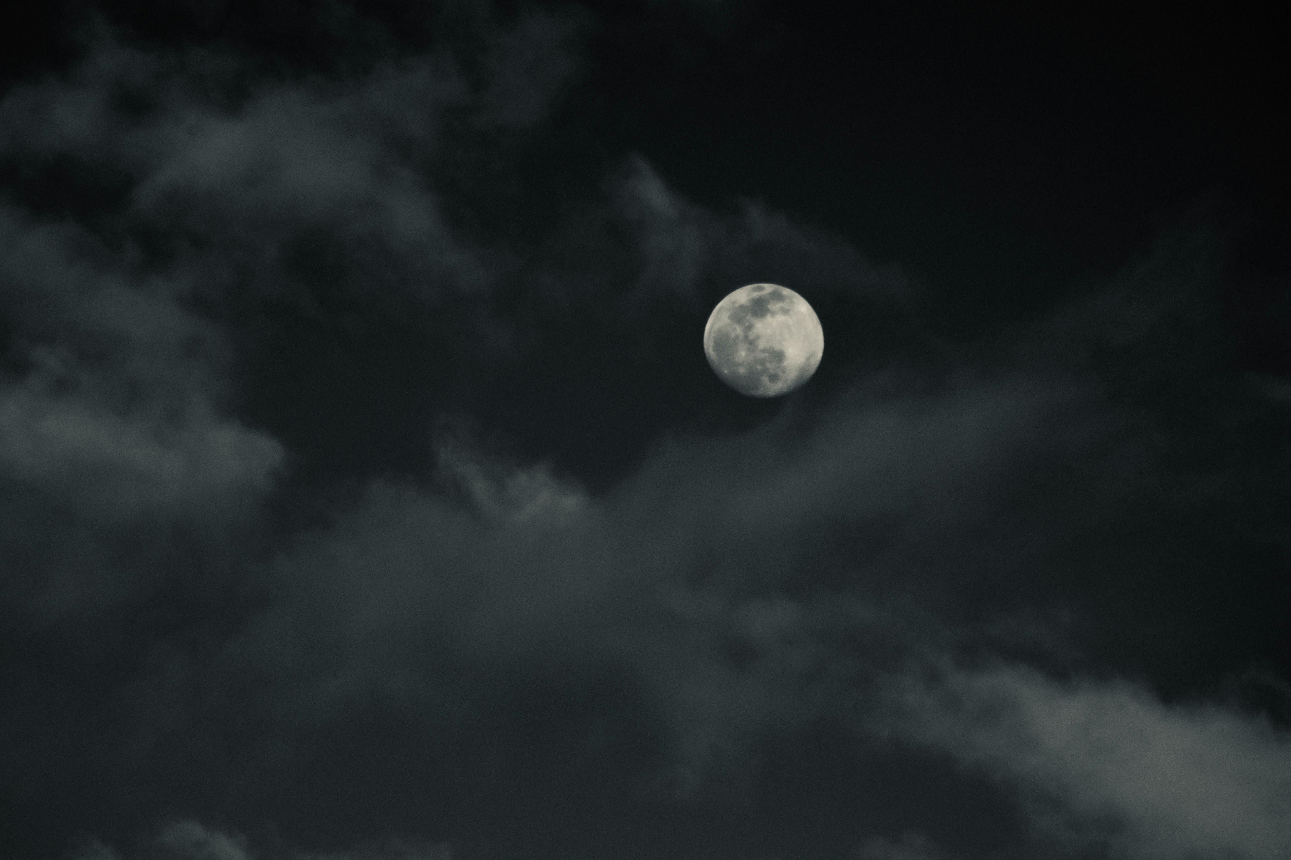 Wallpaper Moon, Clouds, Sky images for desktop, section пейзажи - download