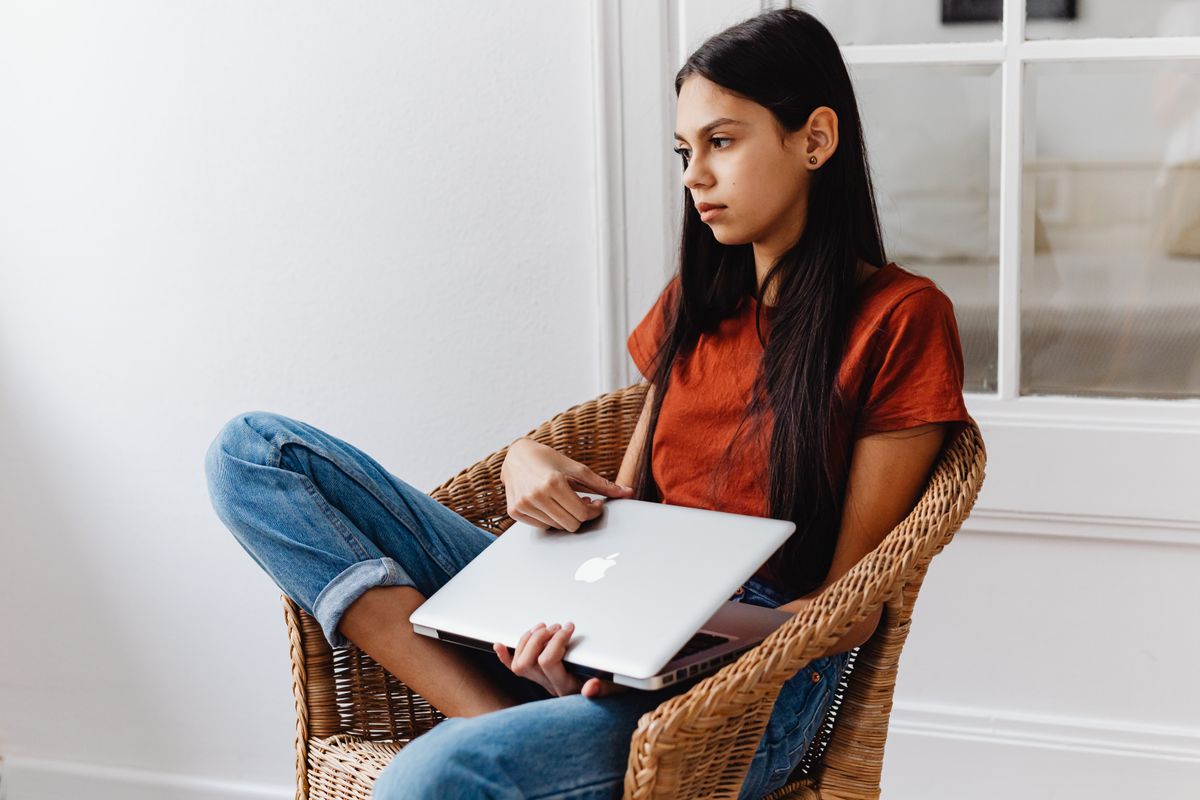 student moves in Washington — Loaded properly: blankets, straps and a plan in Washington