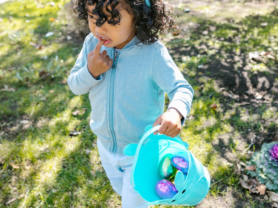 What apps find girls?