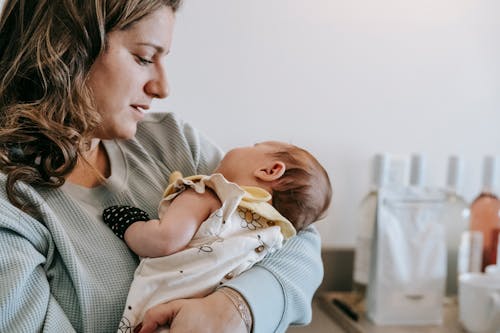 Fotobanka s bezplatnými fotkami na tému apartmán, bábätko, bočný pohľad