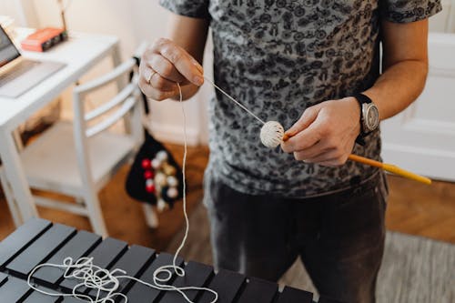 Fotobanka s bezplatnými fotkami na tému držanie, nástroje, palica