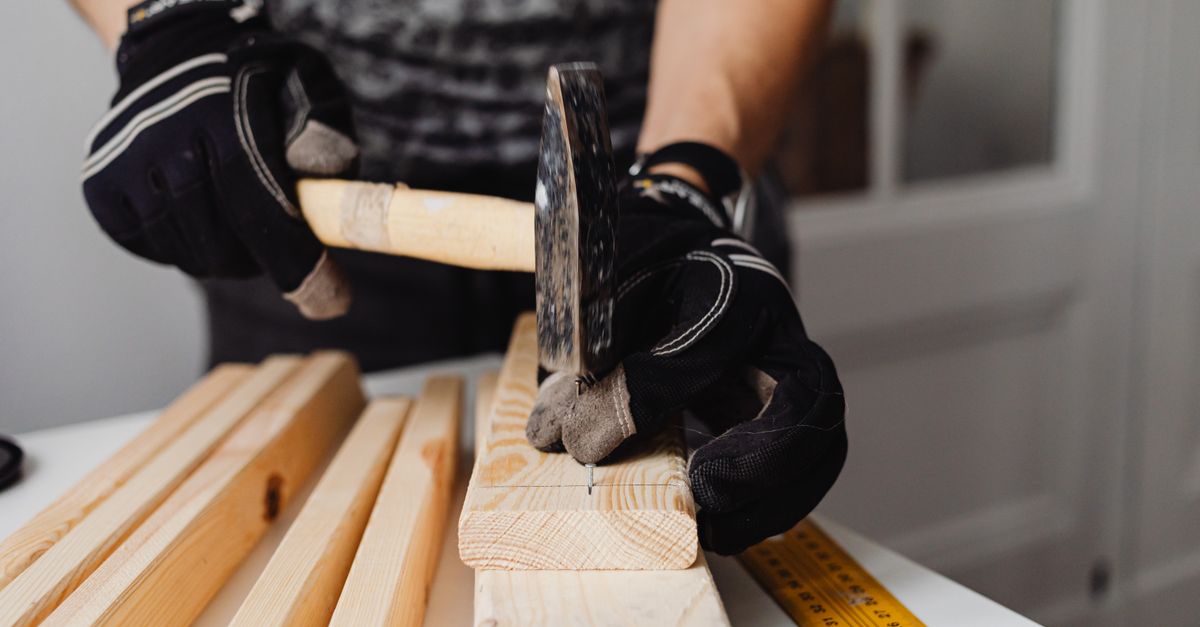 Installer une Porte Coulissante : Étapes à Suivre
