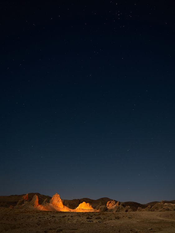 Brown Desert Under the Starry Sky · Free Stock Photo