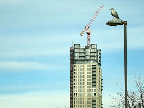 Beigebeton Hochhaus