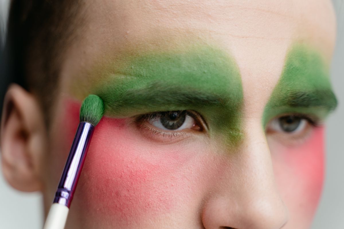 How to Wear Bright Lipstick with Confidence