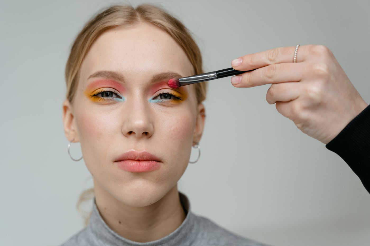 Blush em creme: mapeamento facial e o erro mais comum na aplicação
