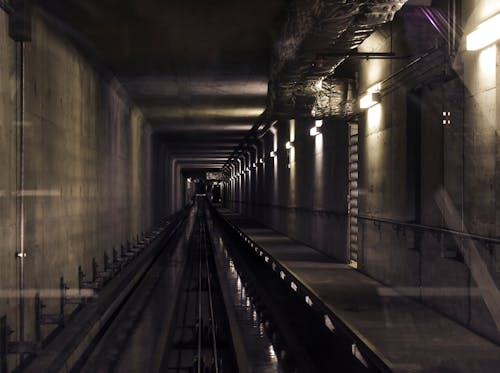 Základová fotografie zdarma na téma dopravní systém, metro, světla