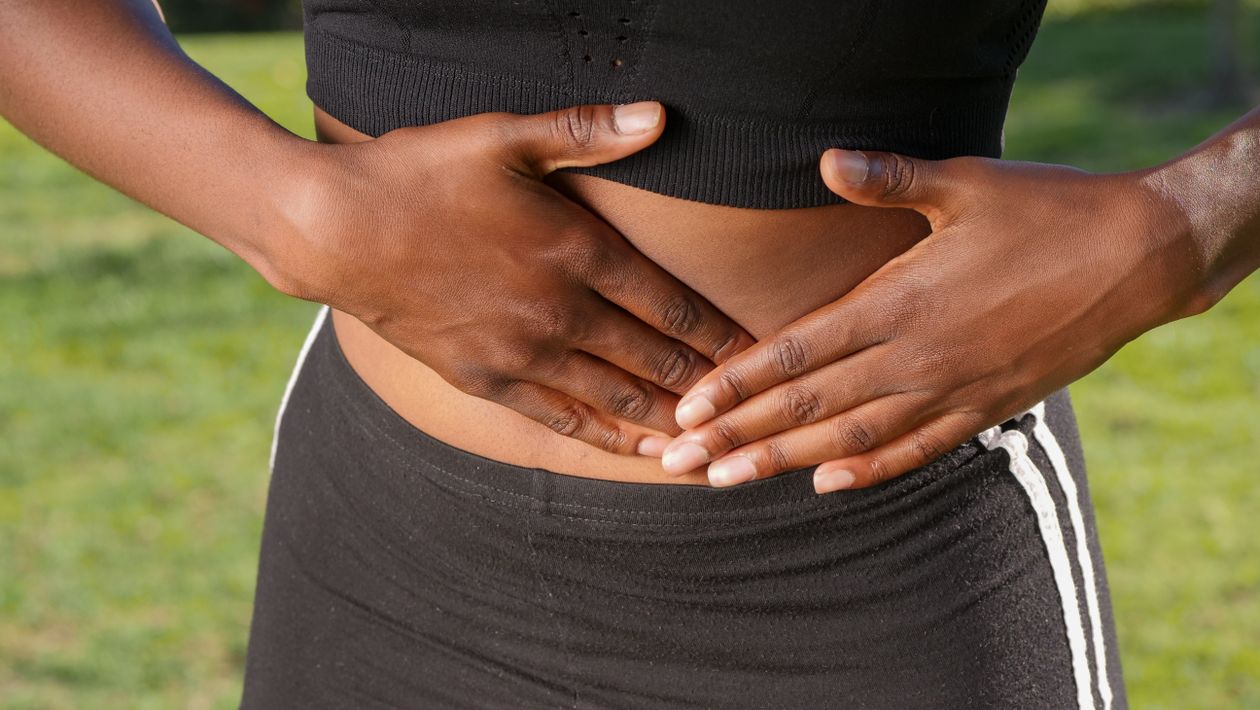 Why Do You Feel Bloated After Every Single Meal, Even Healthy Ones? 2 Woman Experiencing Stomach Discomfort And Bloating