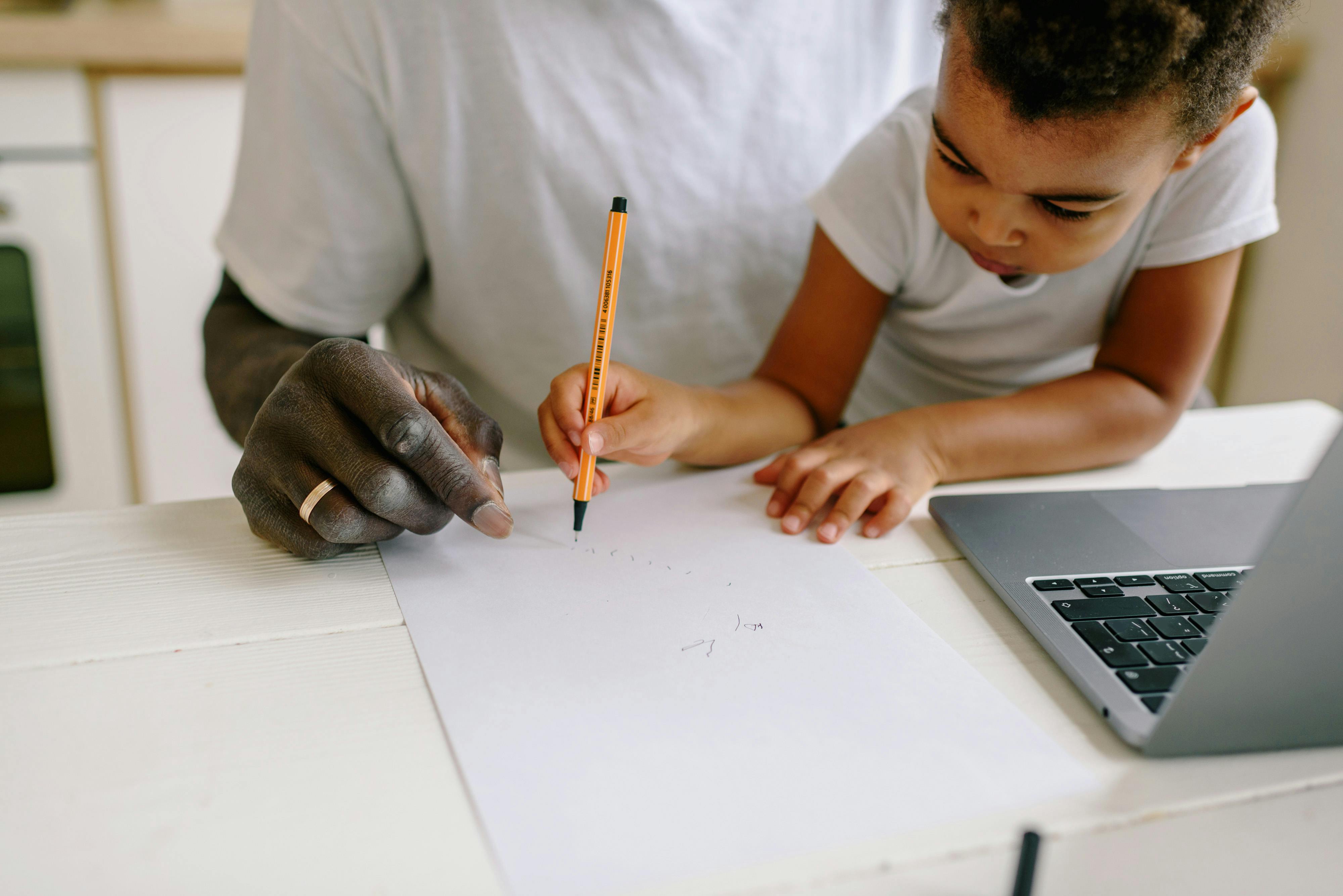 Cómo preparar a tu hijo para el primer uso de plataformas de aprendizaje personalizado