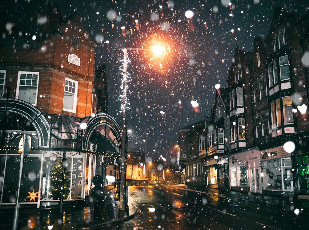 Pluie De Neige Dans La Peinture De La Ville