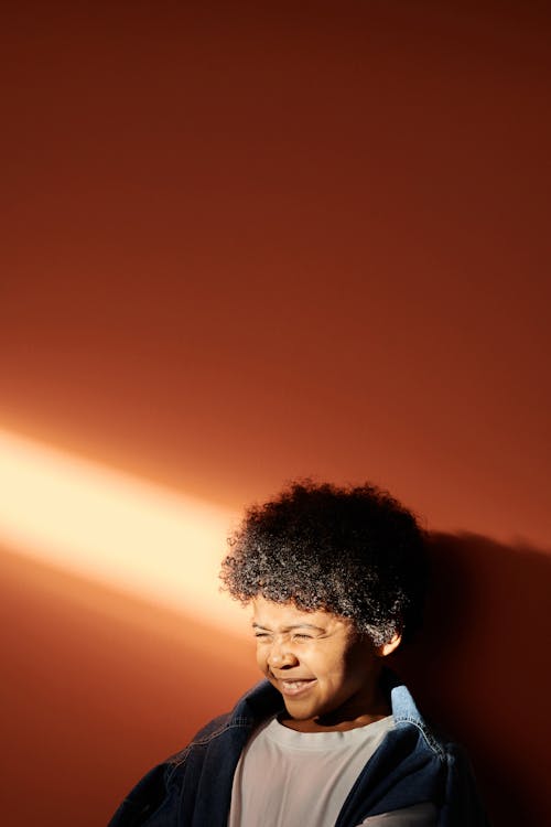 Darmowe zdjęcie z galerii z african american boy, afrykański, czarny chłopak