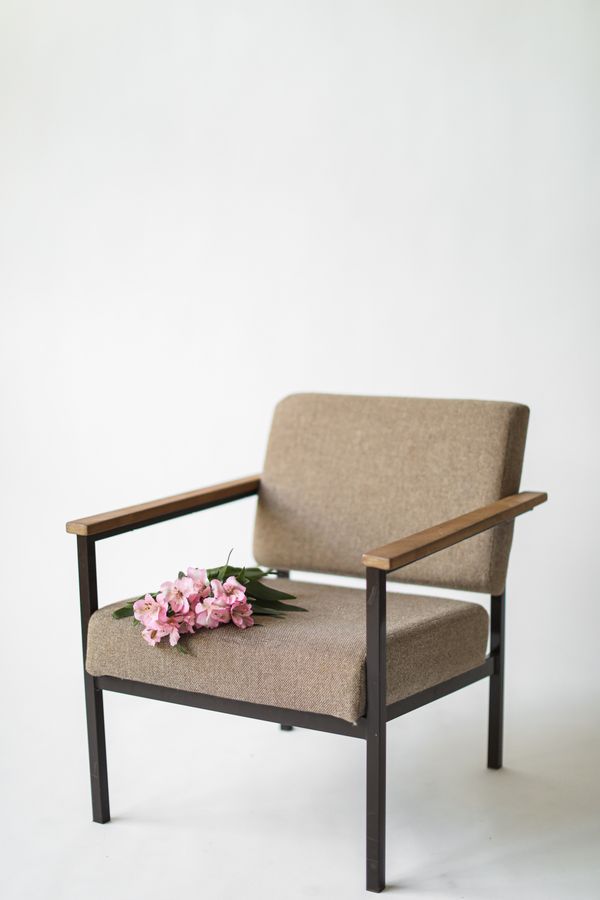 Gale lounge chair in oat weave - photo by Cup of Couple on Pexels