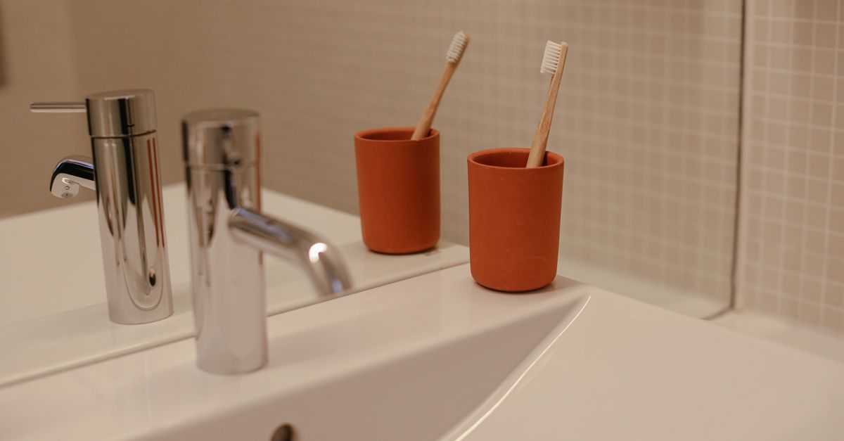 Comment désinfecter brosse à dent : Guide hygiène