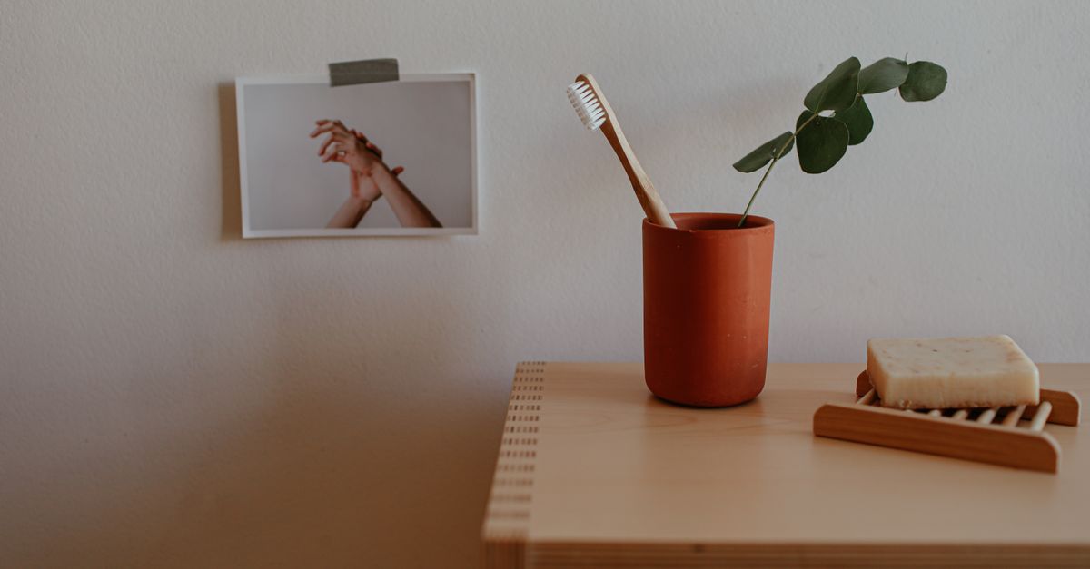 Désenvoûtement naturel : savons, huiles et plantes dans les rituels de purification