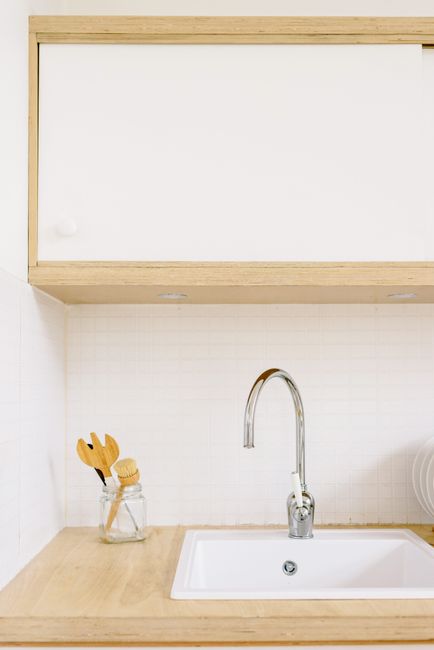 41. Dapur Minimalis Desain Bersih untuk Memasak Lebih Efisien 41. Dapur Minimalis Desain Bersih untuk Memasak Lebih Efisien