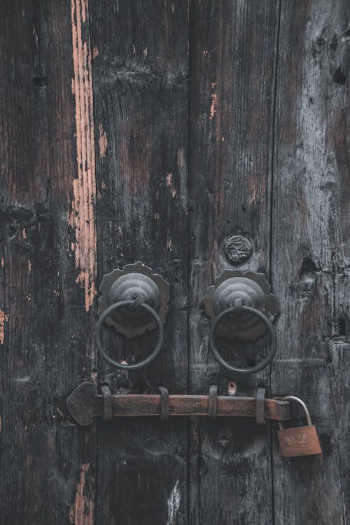 Fotobanka s bezplatnými fotkami na tému drevené dvere, kľučka dverí, uzamknutý