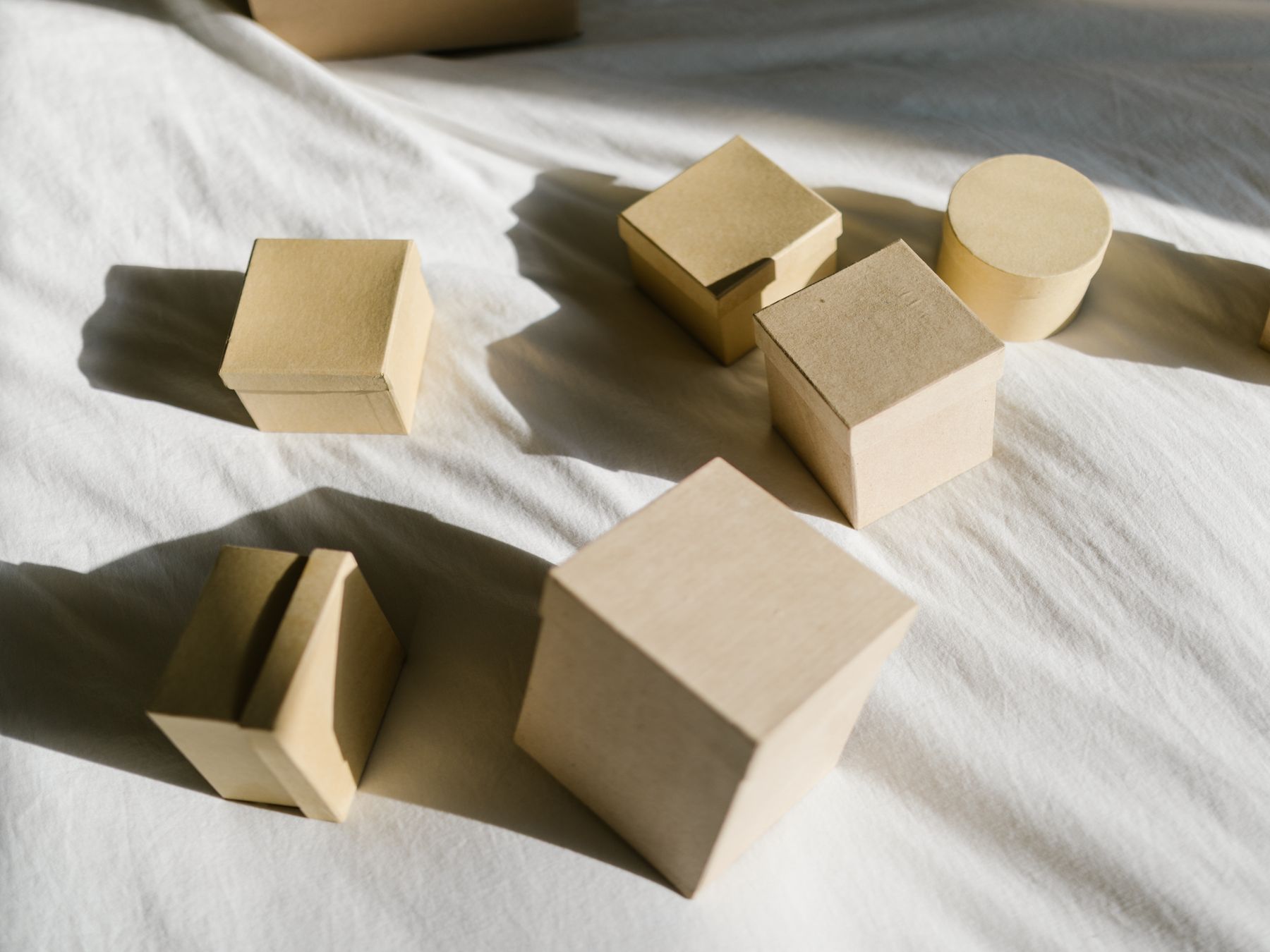 Haddenham — professional packers wrapping and boxing belongings