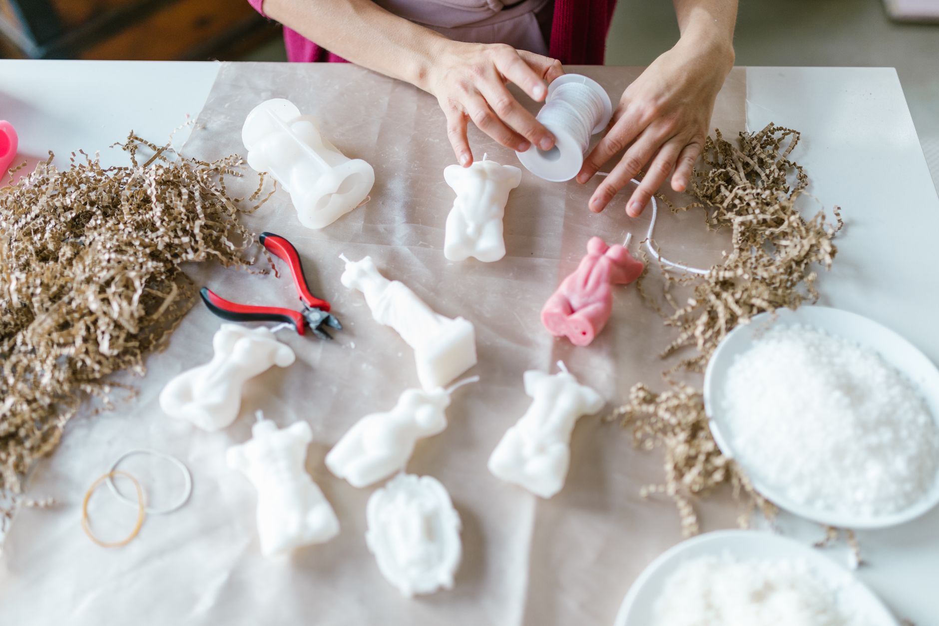 how to start a candle making business — hero image