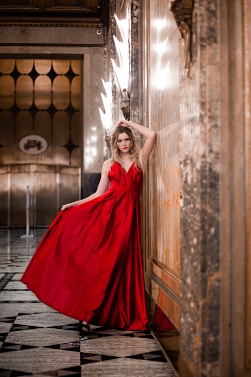 Fotobanka s bezplatnými fotkami na tému červené šaty, dáma, elegantný