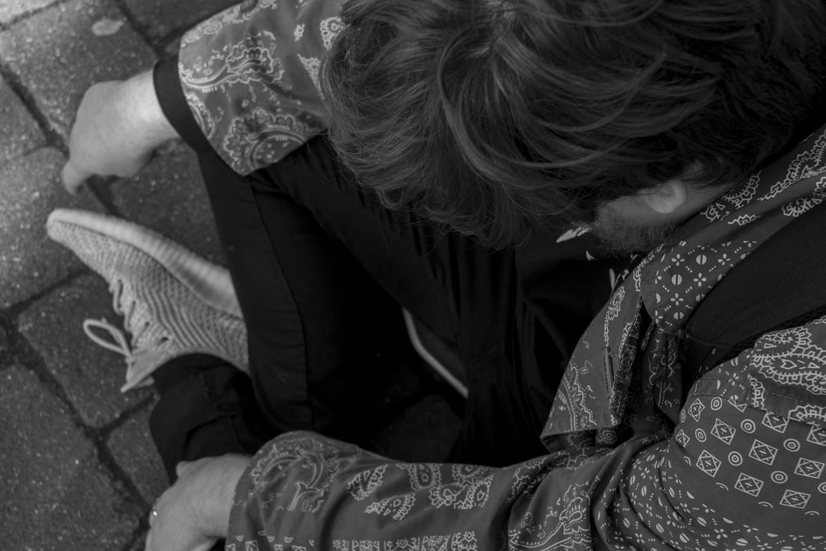 Visual representation of interconnected blockchain nodes symbolizing decentralized learning communities