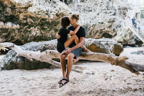 adam, Aşk, bali içeren Ücretsiz stok fotoğraf