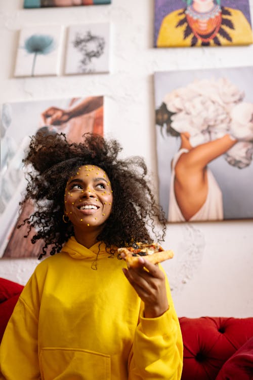 Бесплатное стоковое фото с афро волосы, афро-американка, вертикальный выстрел
