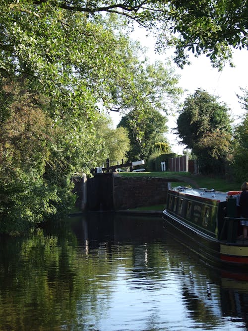 Gratis stockfoto met binnenschip, kanaal, smalle boot