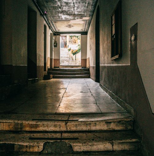 Free A vintage hallway in İstanbul with stairs and natural light filtering through. Stock Photo