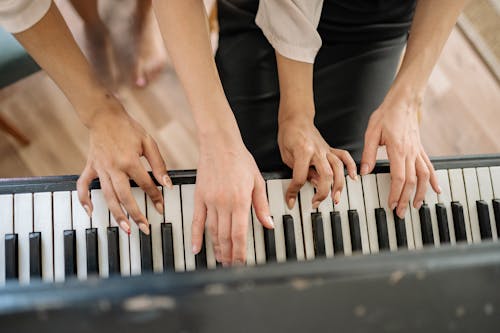 Hands on a Piano 