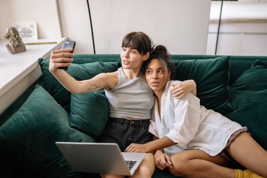 Online dating for London's LGBTQ+ scene: Connect & Thrive