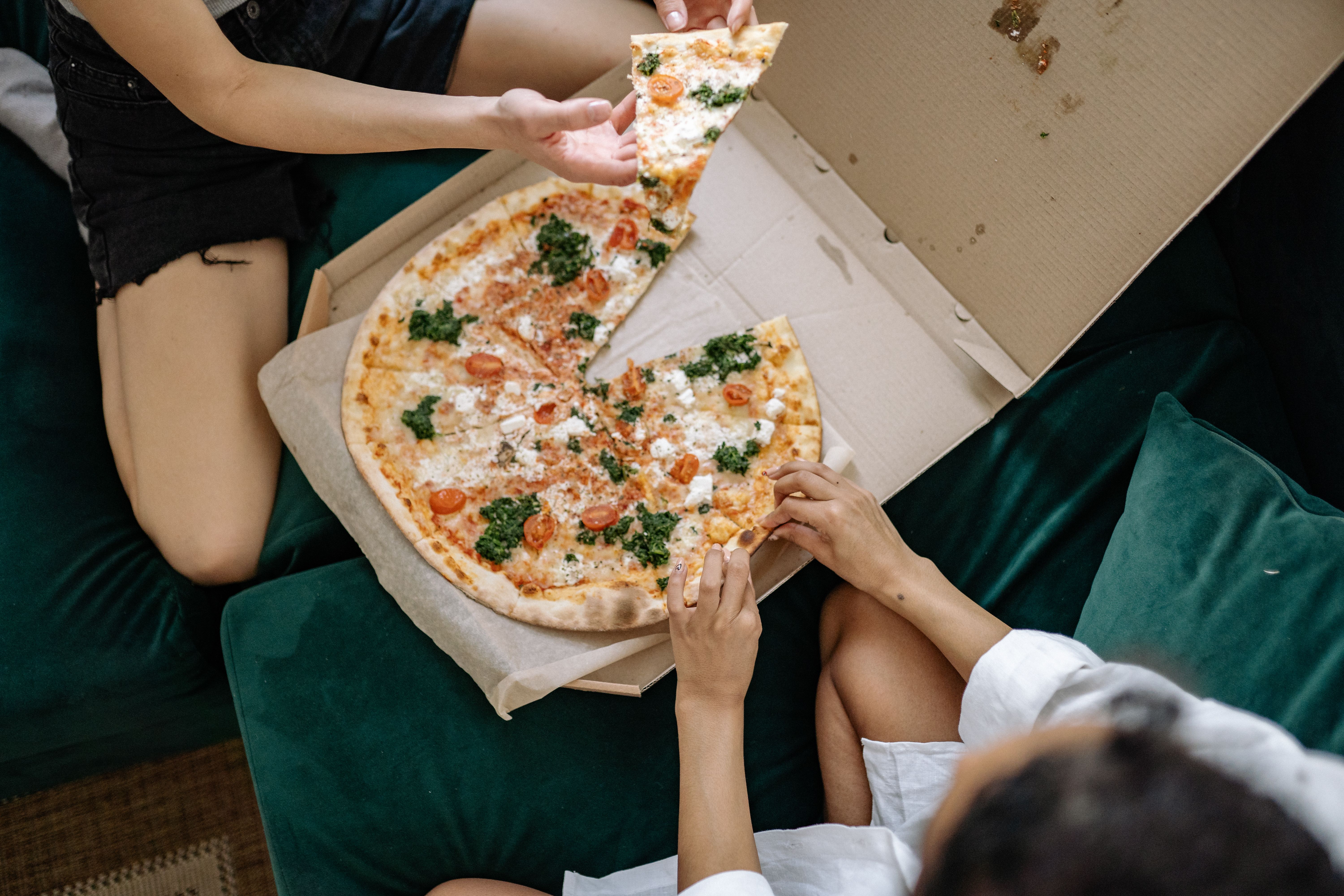 pizza served at home