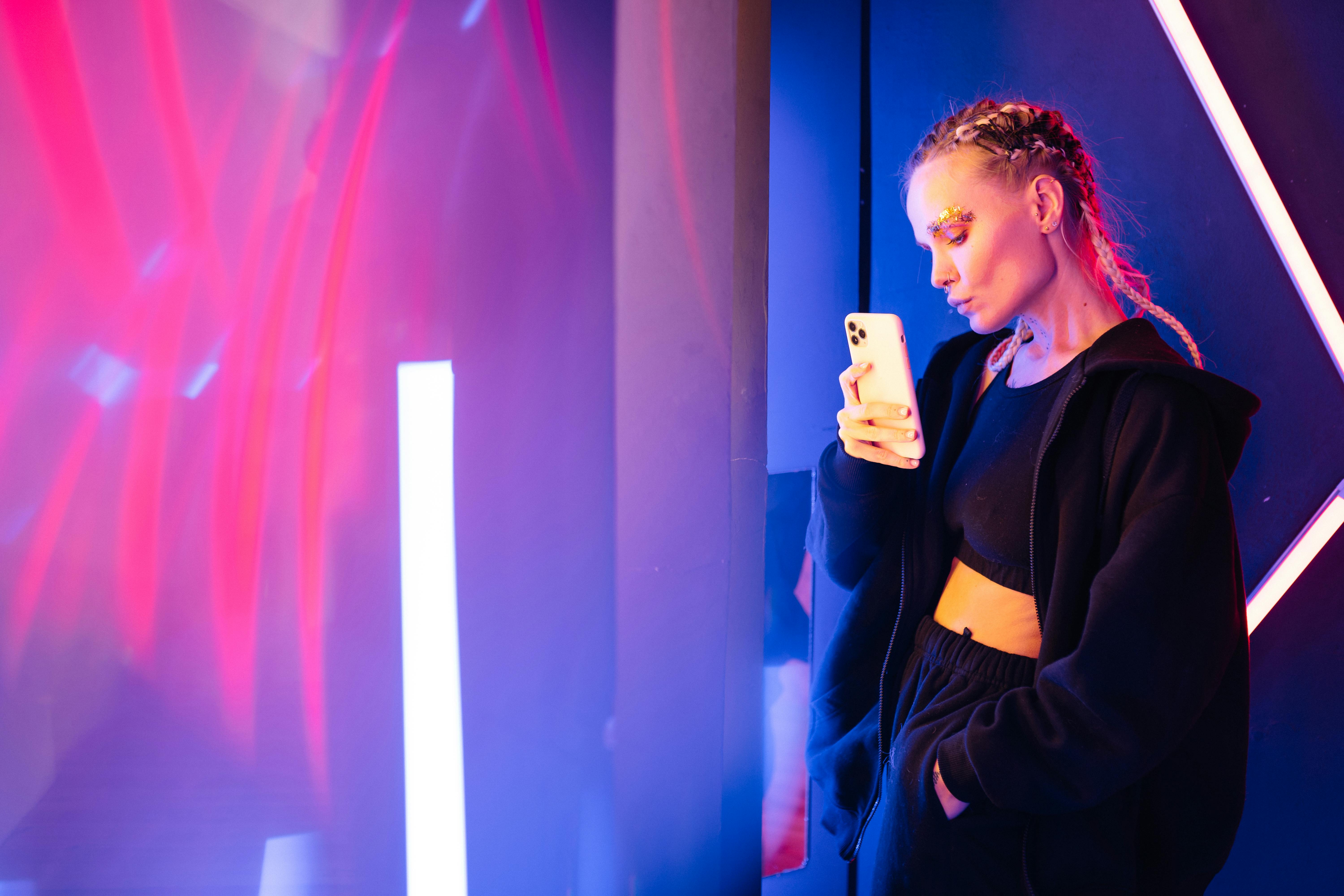 Will AI Kill the Creator Economy? — Photo by Yan Krukau on Pexels