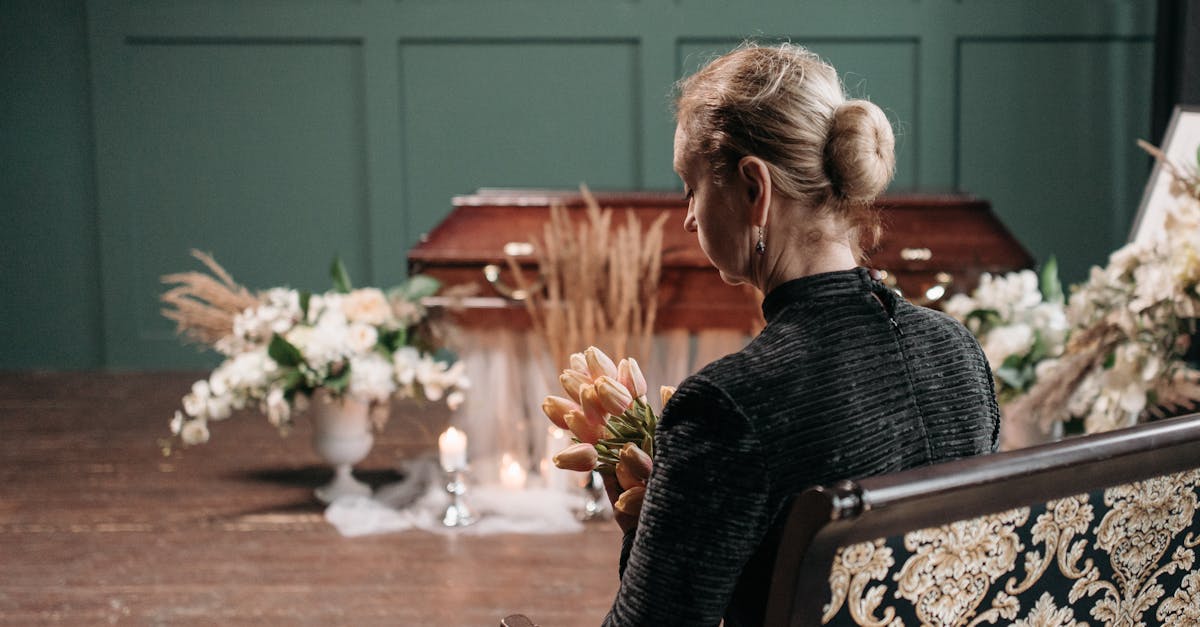 三峽車禍死者家屬手寫卡片悼念愛女:爸、媽會好好生活