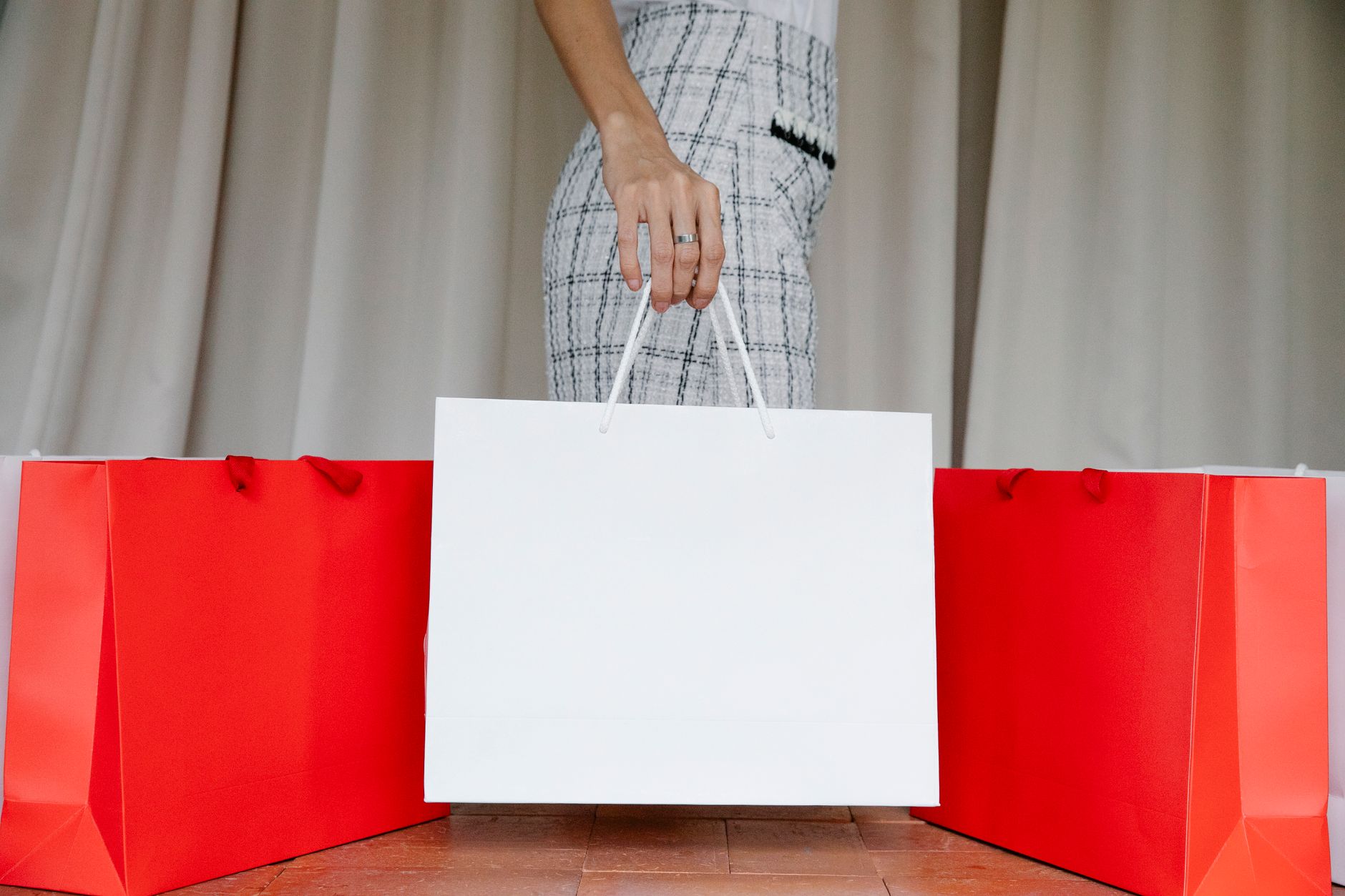 Hemat Tanpa Murahan: 5 Tips Belanja Fashion Pintar di Era Diskon