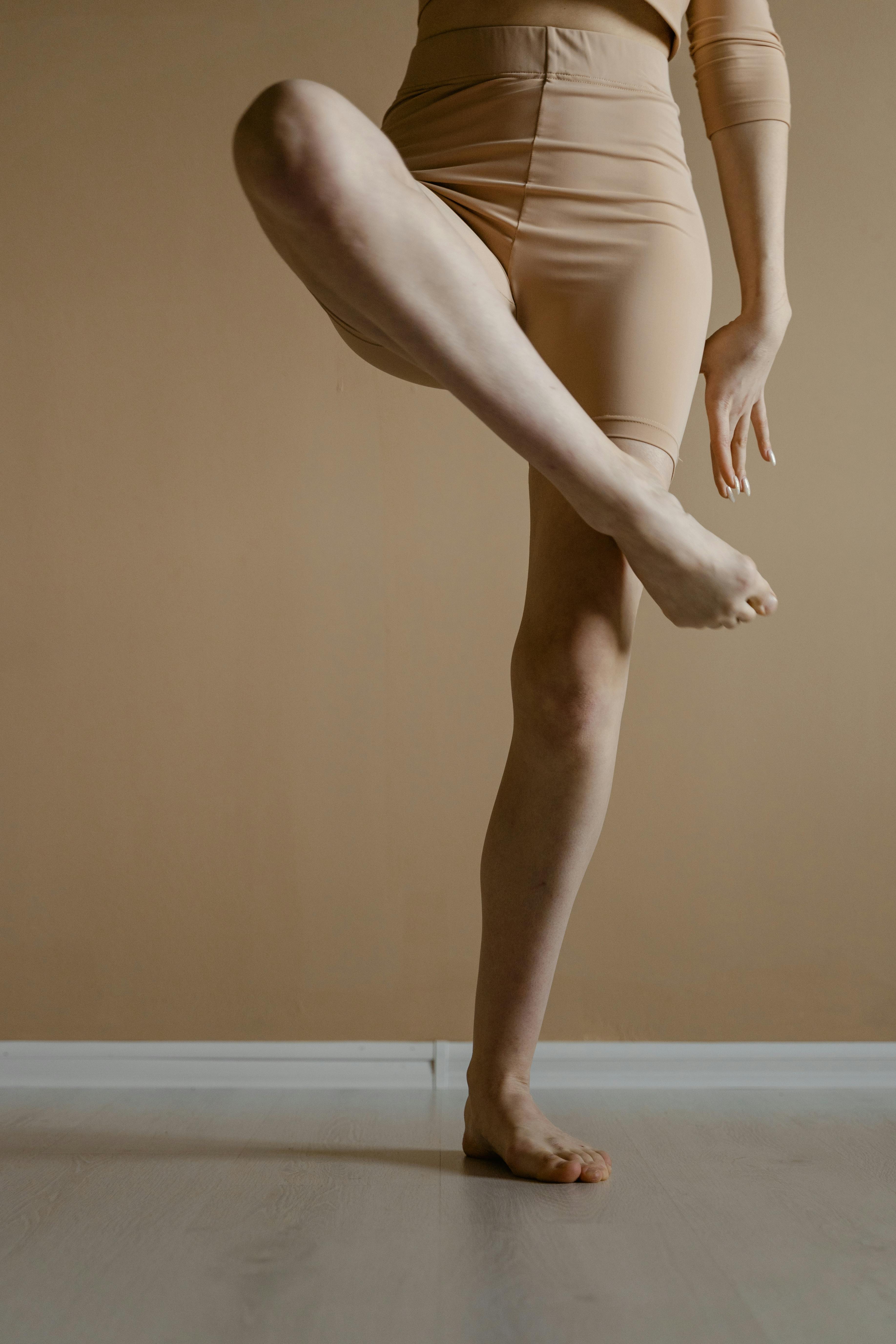 How to Get Toned Legs at Home: 7 Science-Backed Exercises Pinterest