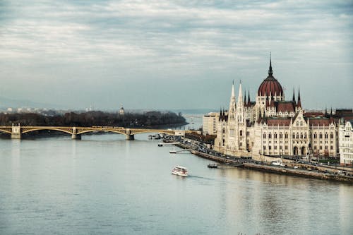 Ilmainen kuvapankkikuva tunnisteilla arkkitehtuuri, Budapest, joki Kuvapankkikuva