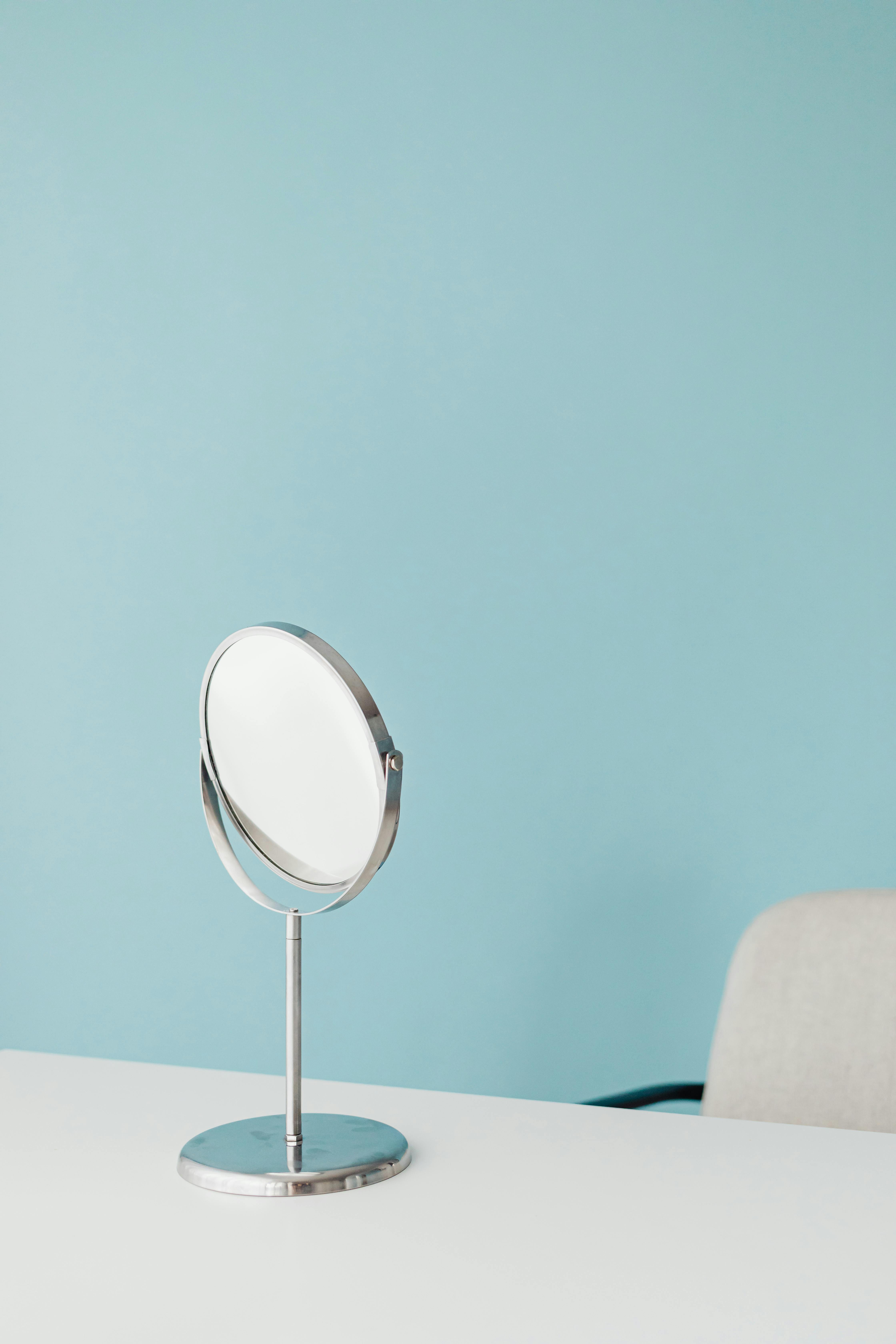 Cum să folosești oglinda pentru a mări vizual spațiul