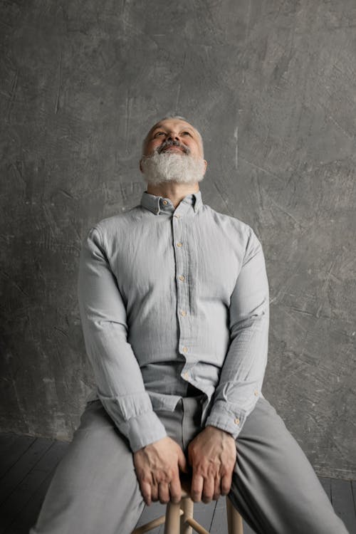 늙은, 수염, 앉아 있는의 무료 스톡 사진