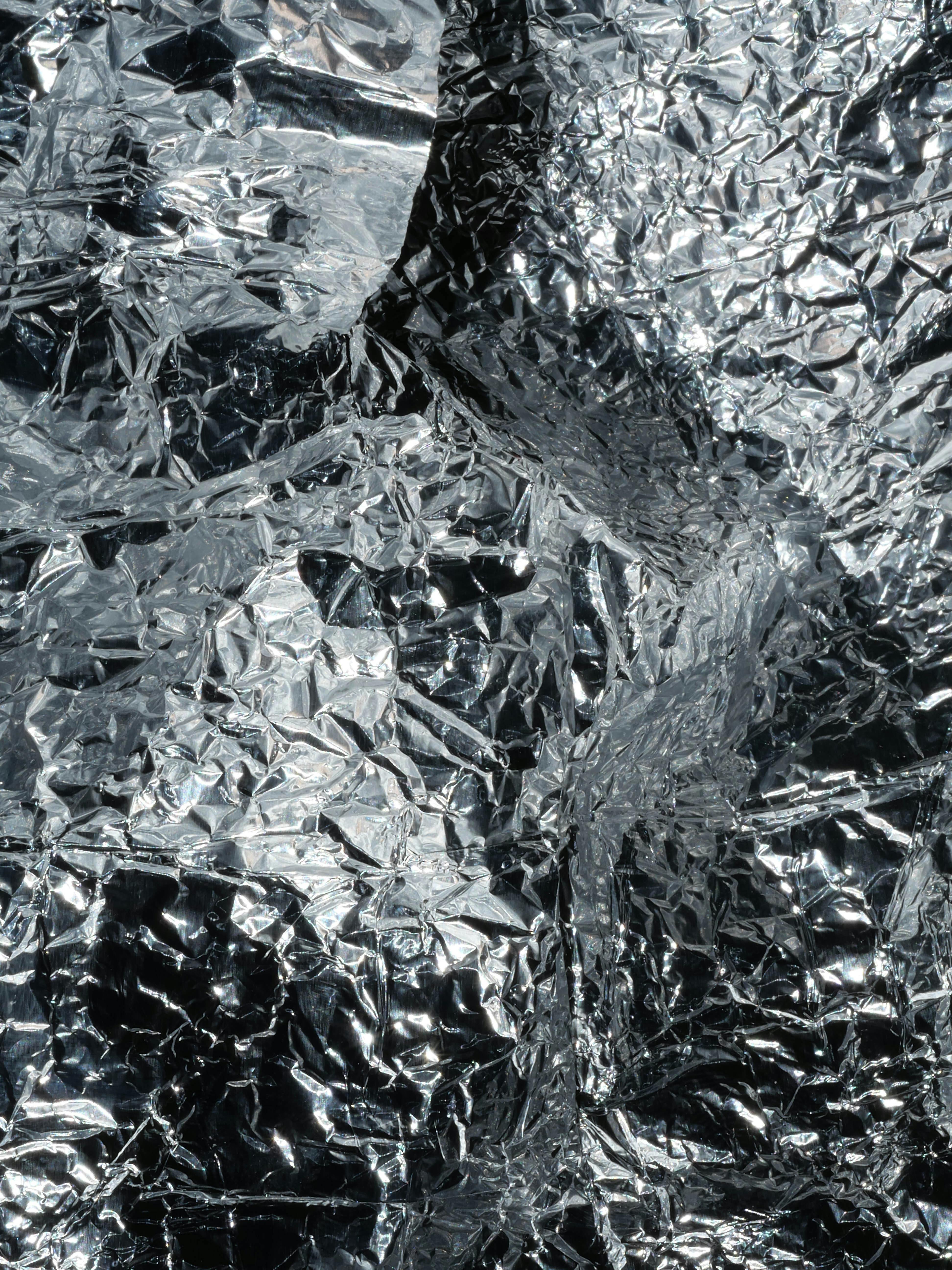 Where do you put aluminum foil in Airfryer?
