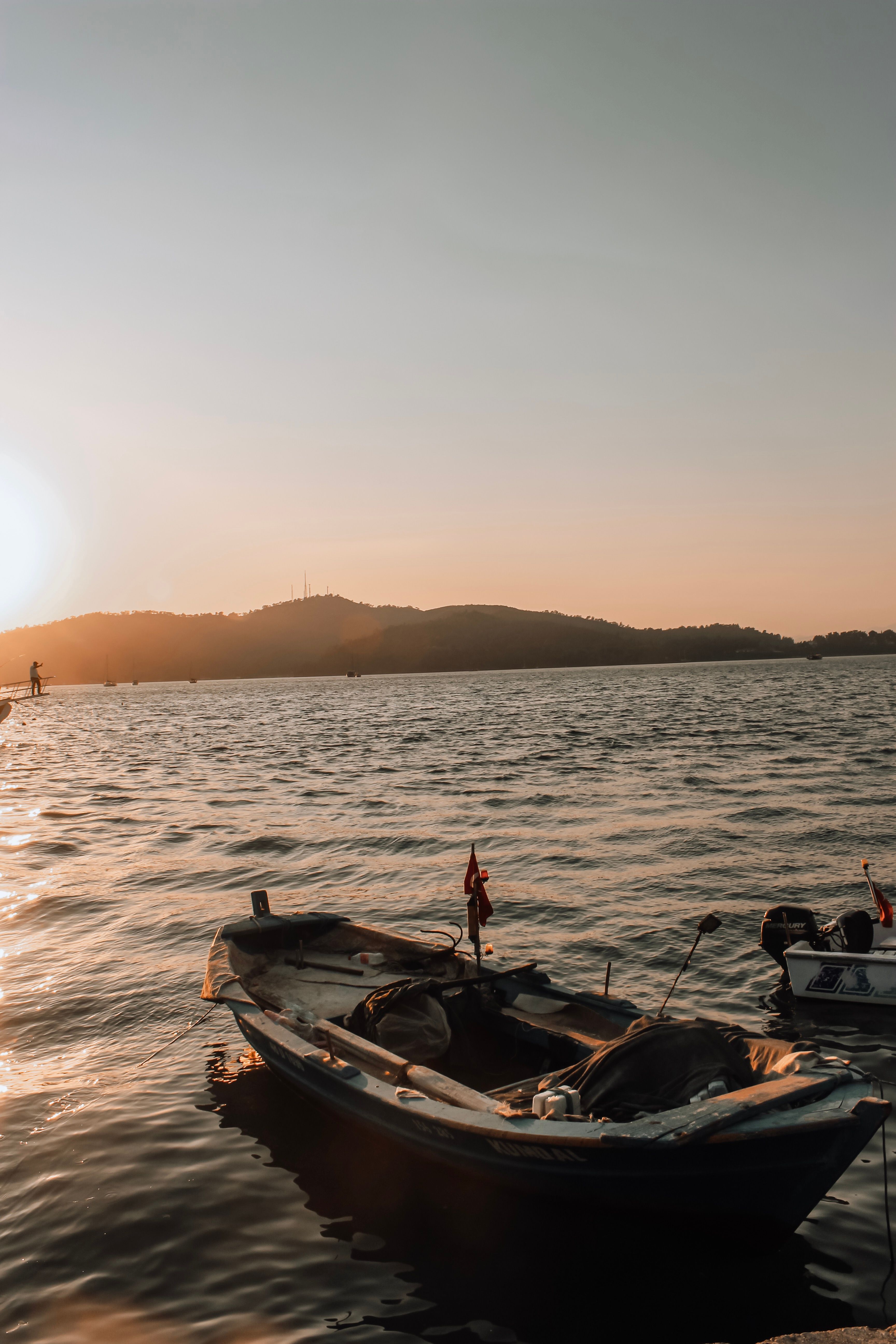 An Empty Boat on a Body of Water · Free Stock Photo