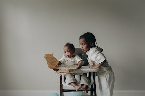 Darmowe zdjęcie z galerii z african american baby, brzdąc, dziecko