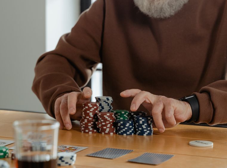 Online Casino: Spielautomaten und Live-Spiele im Überblick